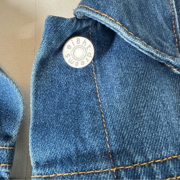 Ei8ht Dreams Revolve Cropped Faded Denim Jean Jacket Size Small EUC LIKE NEW - Picture 2 of 16